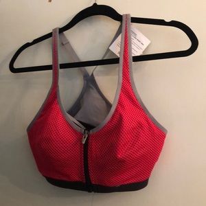Victoria secret front close knock out sport bra
